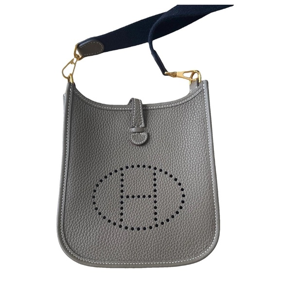 Hermès Crossbody Bag in Taupe with Navy Strap - Picture 1 of 7